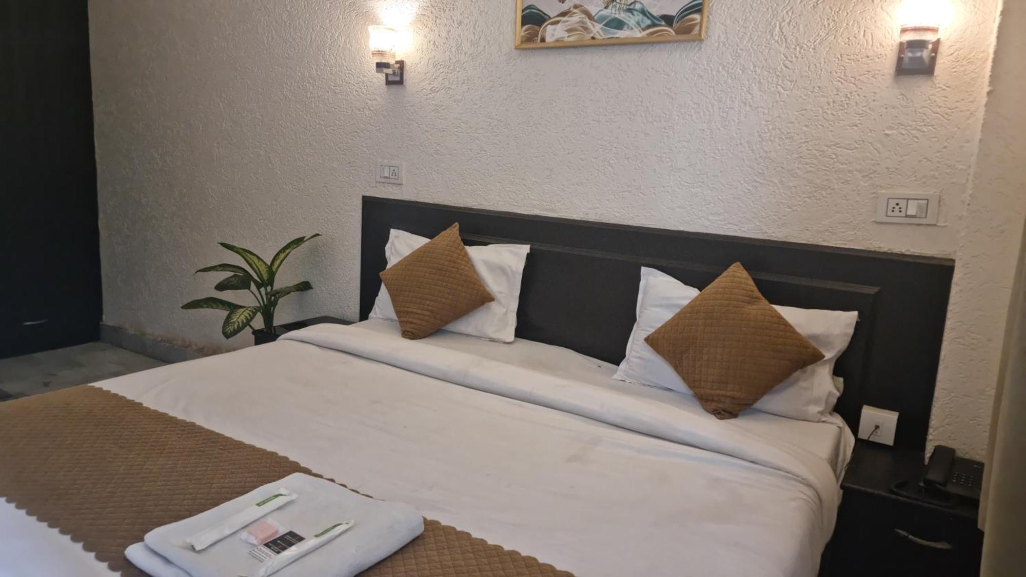 Praana Wellness Resort By Around Stays Rishīkesh Buitenkant foto