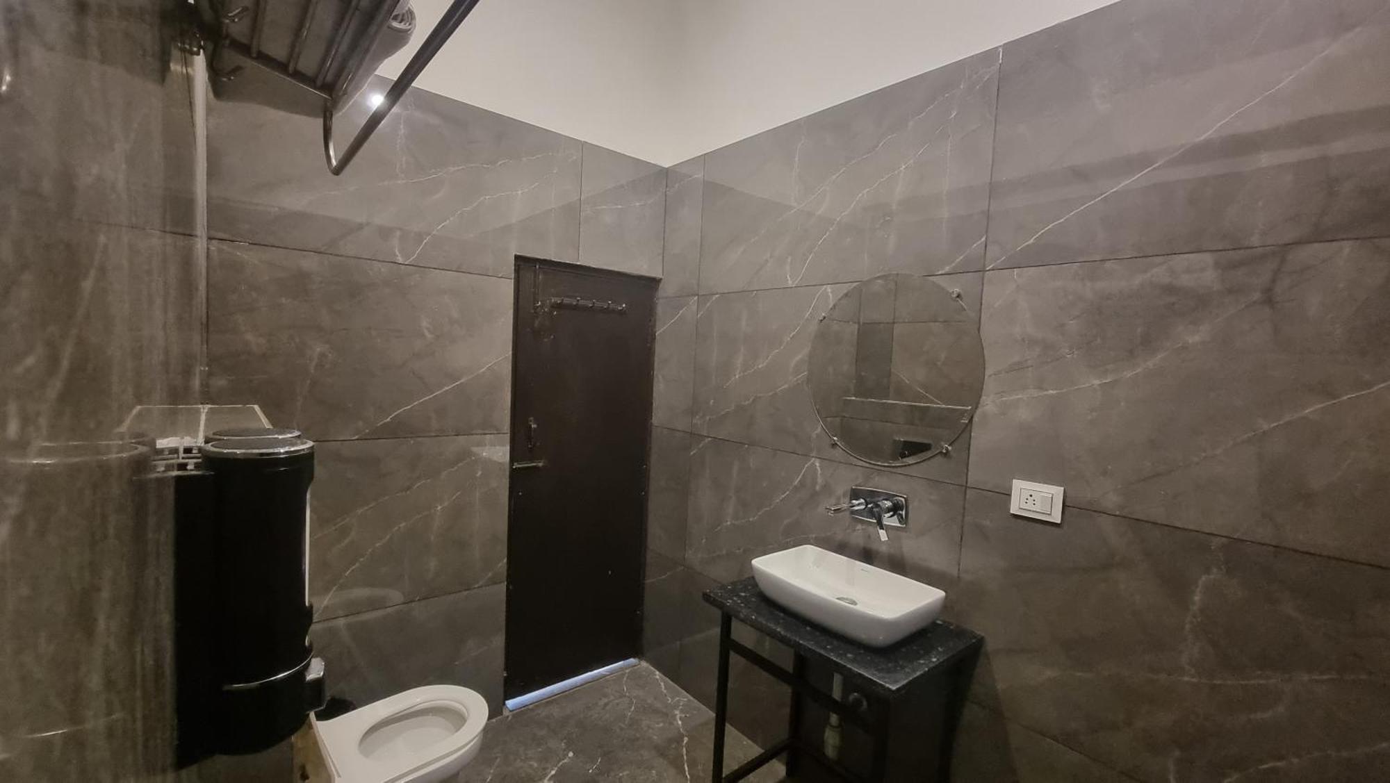 Praana Wellness Resort By Around Stays Rishīkesh Buitenkant foto