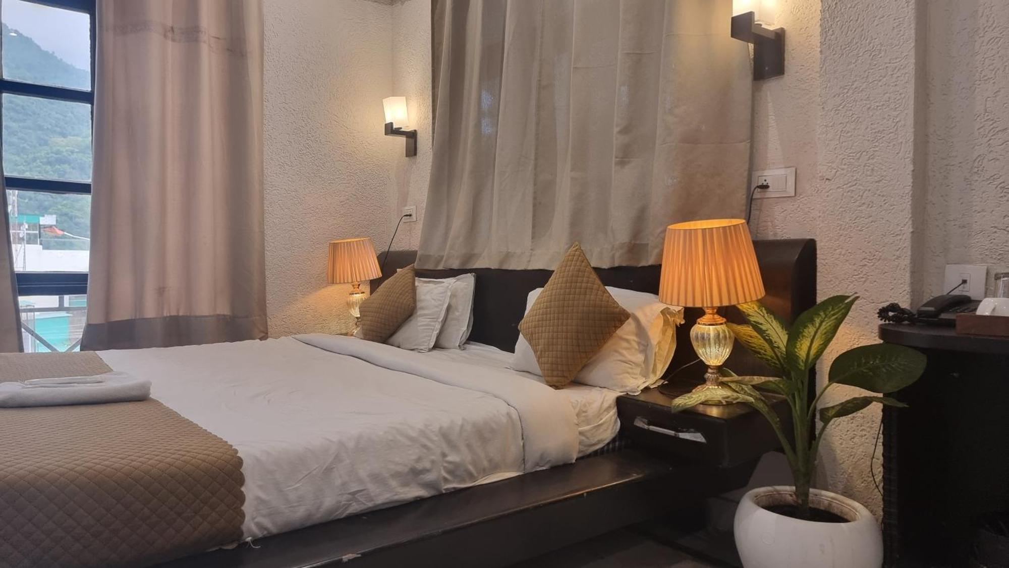 Praana Wellness Resort By Around Stays Rishīkesh Buitenkant foto