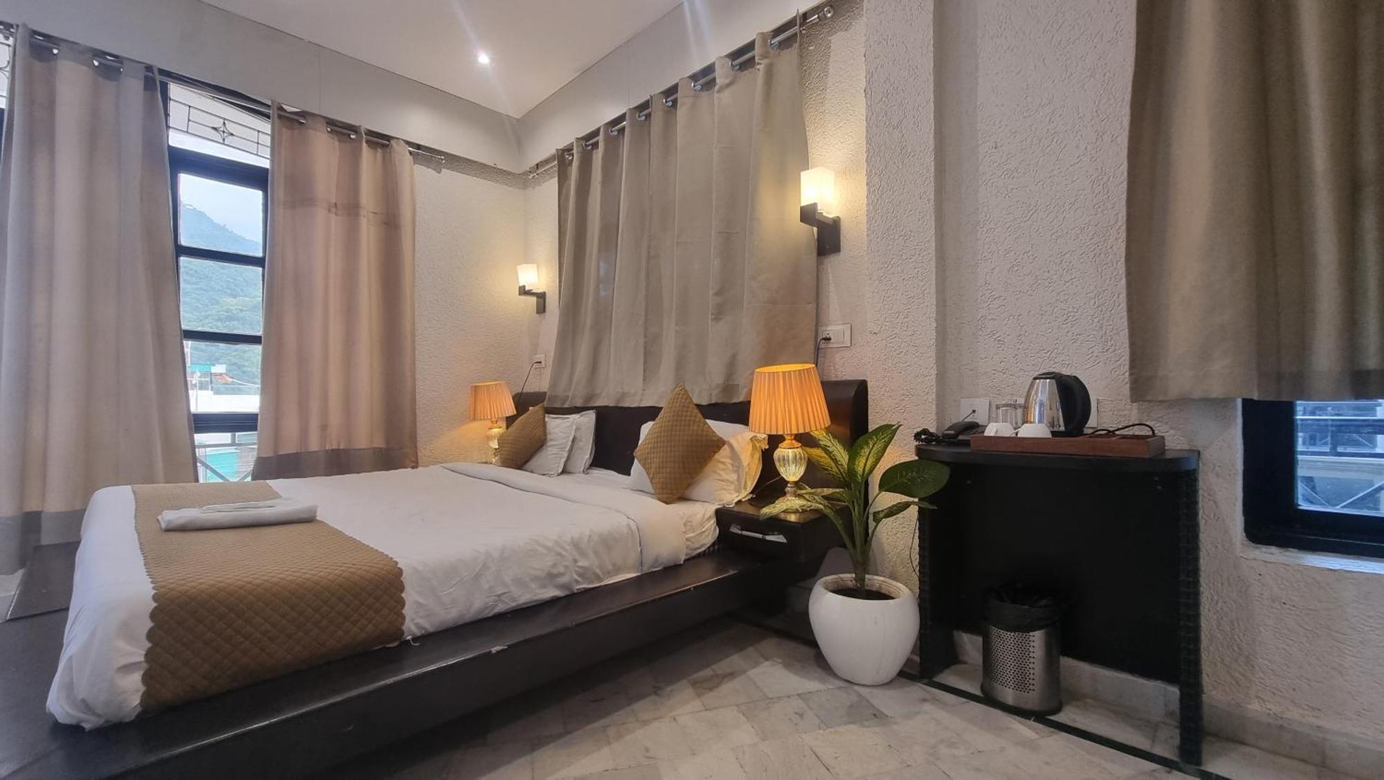 Praana Wellness Resort By Around Stays Rishīkesh Buitenkant foto
