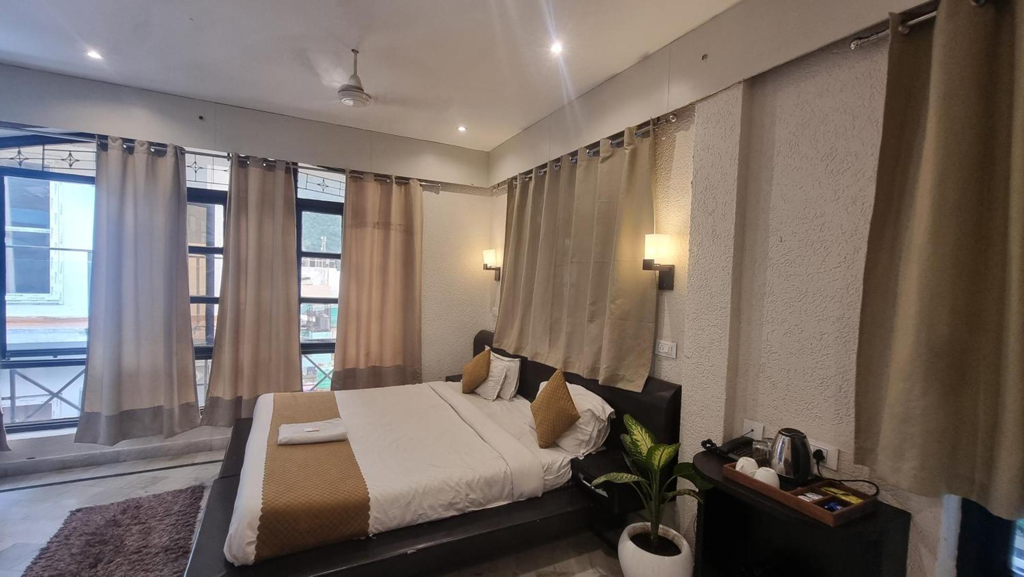 Praana Wellness Resort By Around Stays Rishīkesh Buitenkant foto