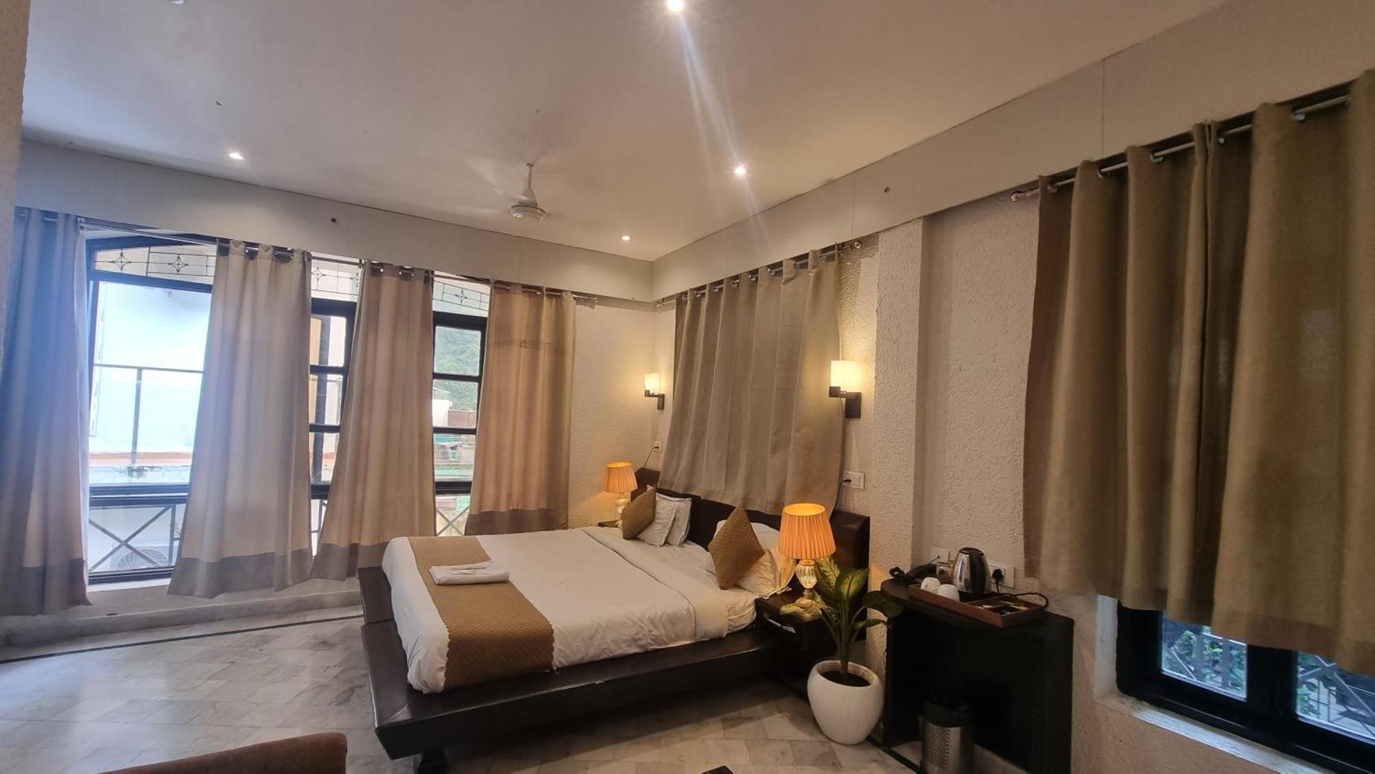 Praana Wellness Resort By Around Stays Rishīkesh Buitenkant foto